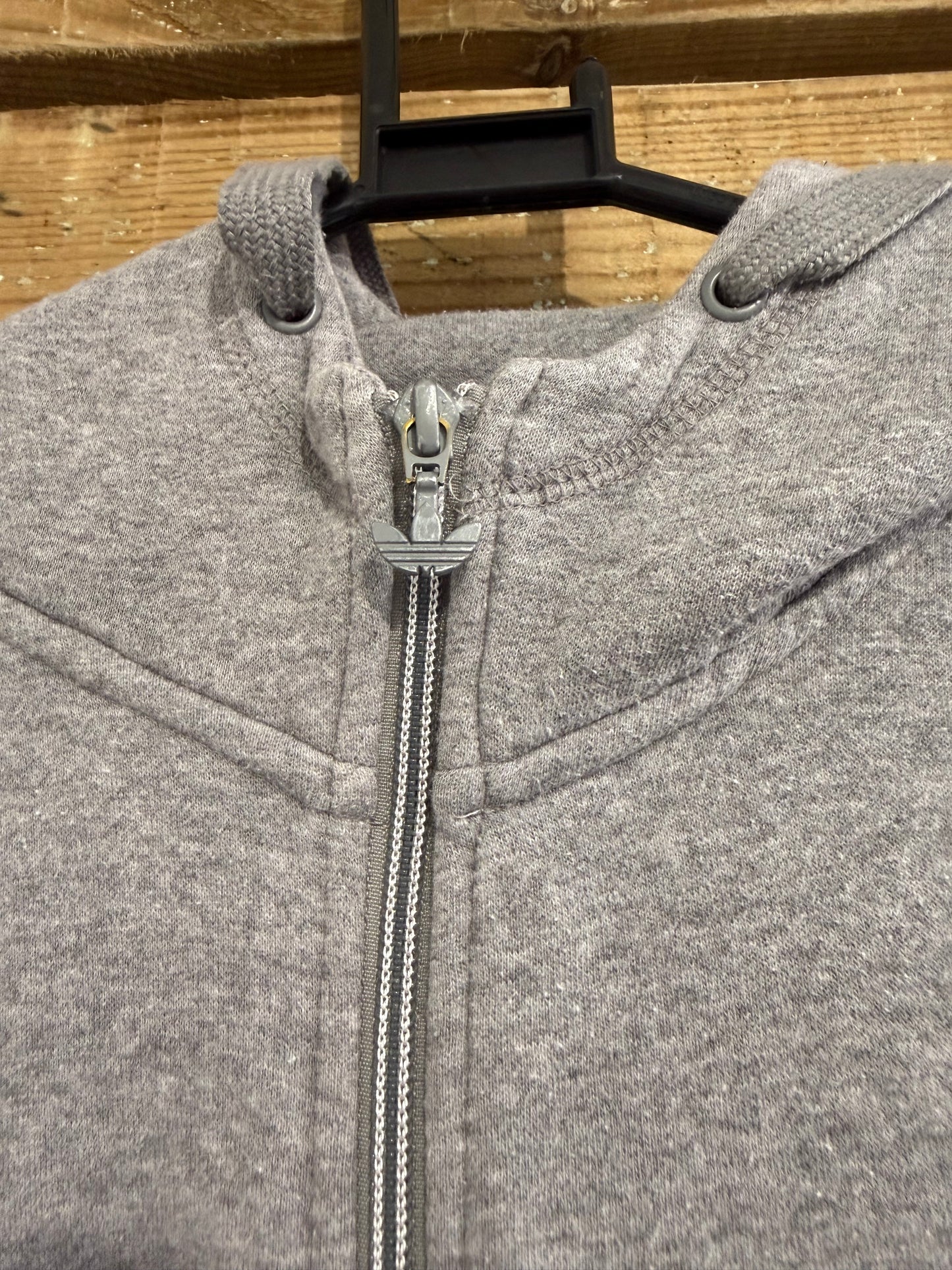 Vintage Y2K Adidas hoodie/ hooded sweatshirt. Grey. Zip up. Size Medium.